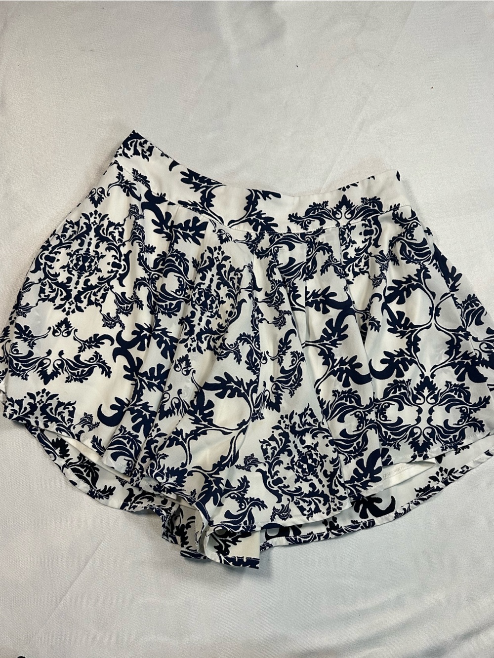 a'gaci White and Navy Floral Damask Skort